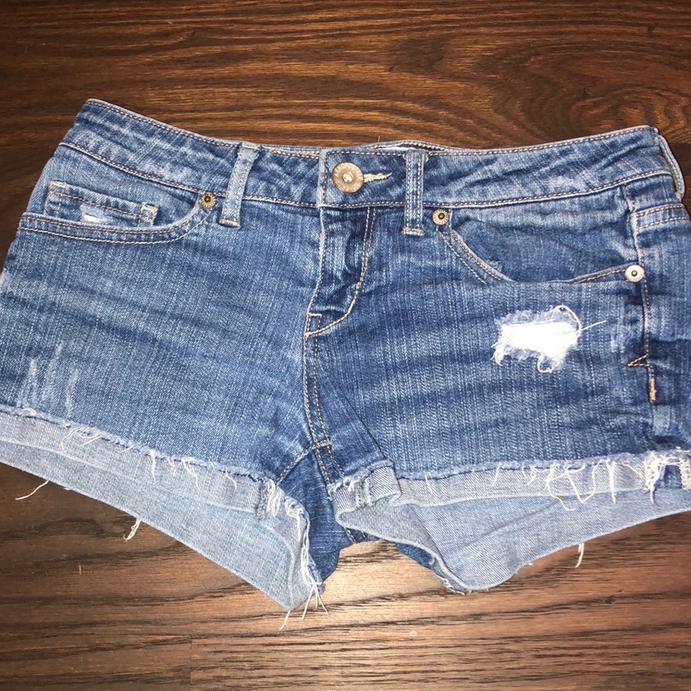 Medium wash jean shorts!